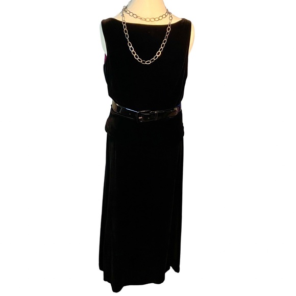 Ann Taylor Dresses & Skirts - Classic vintage Ann Taylor velvet skirt set Valentines Day